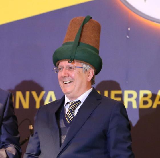 Aziz Yıldırım Mevlevi Sarığı giydi