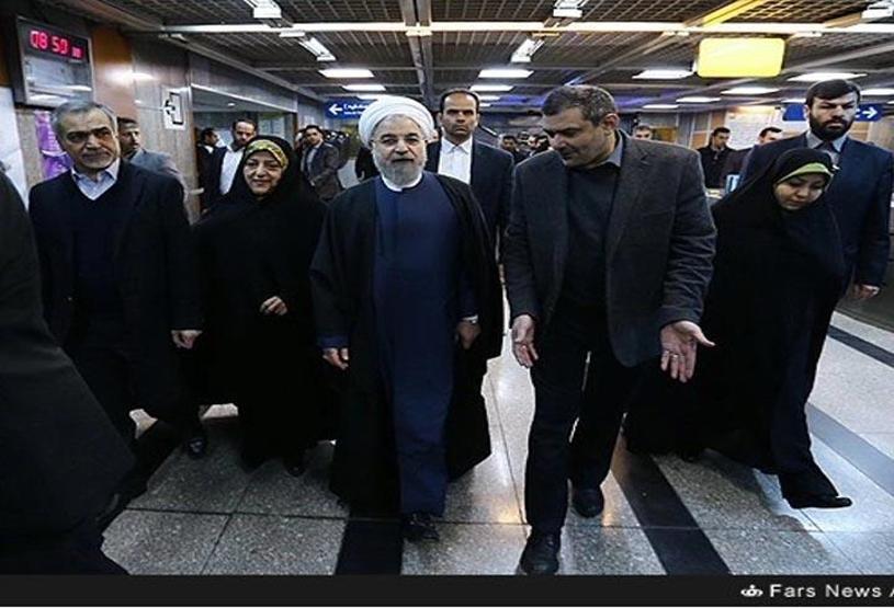 Hasan Ruhani metroyla işe gitti