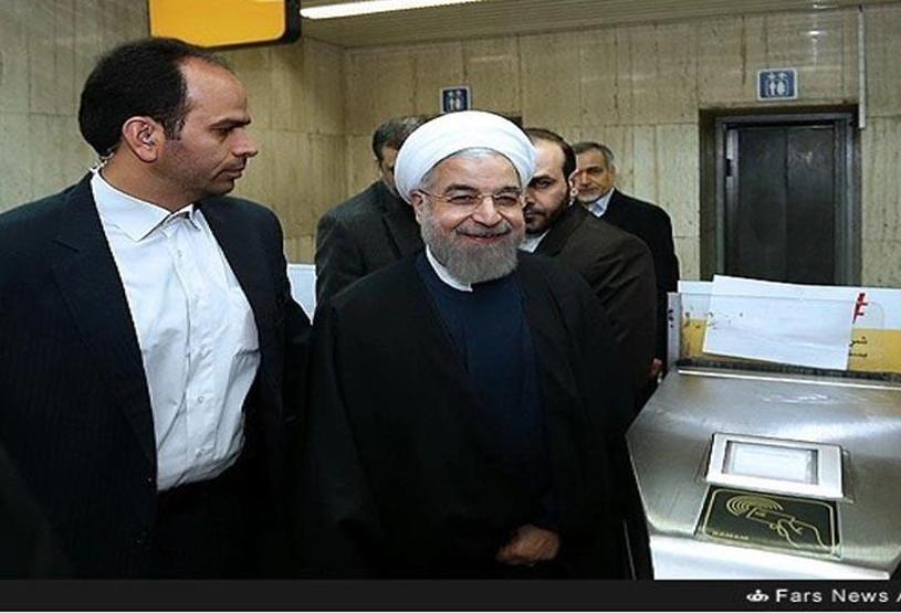 Hasan Ruhani metroyla işe gitti