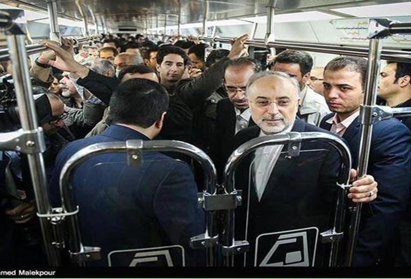 Hasan Ruhani metroyla işe gitti