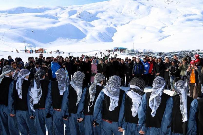 Hakkari dağları, snowboardla tanıştı