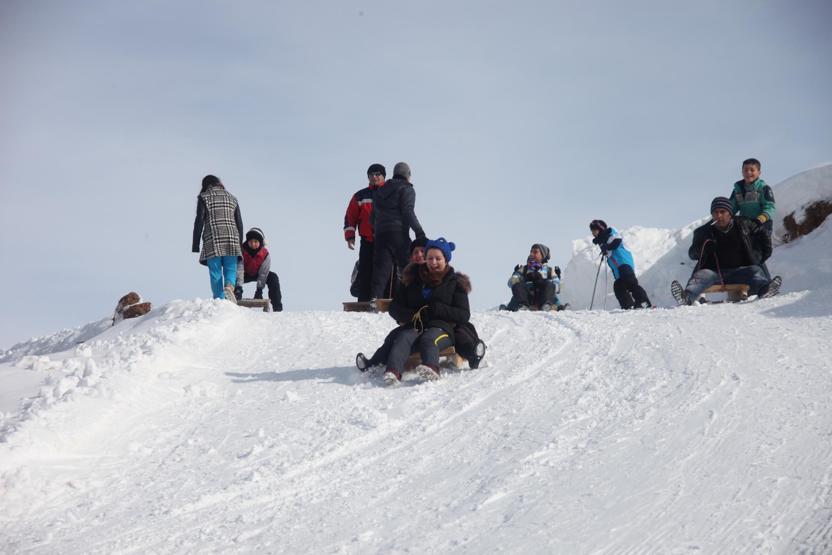 Hakkari dağları, snowboardla tanıştı