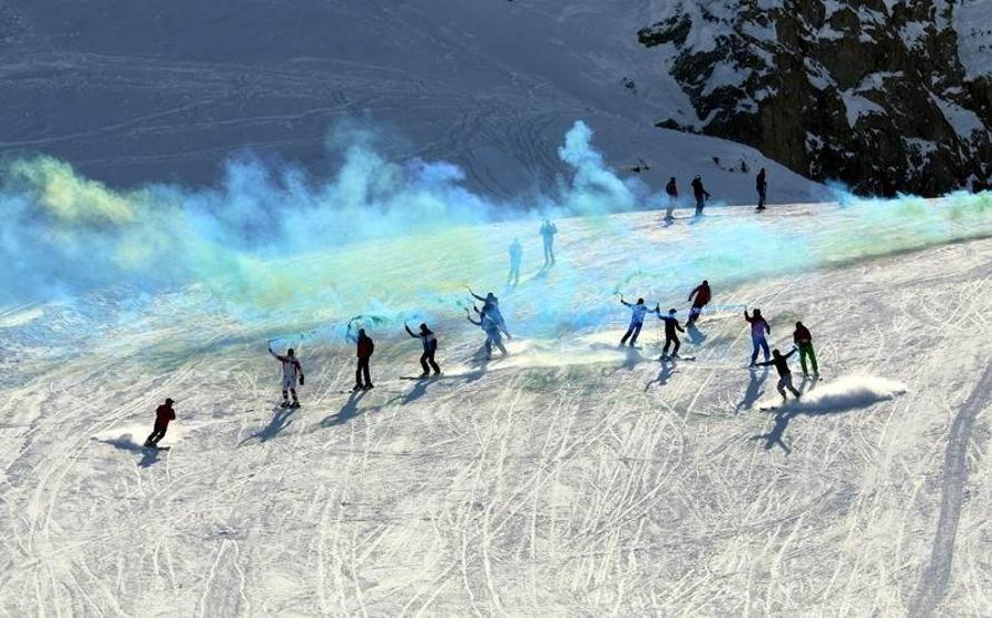 Hakkari dağları, snowboardla tanıştı
