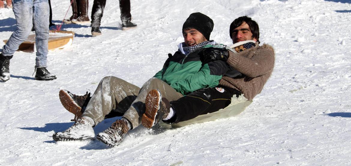 Hakkari dağları, snowboardla tanıştı