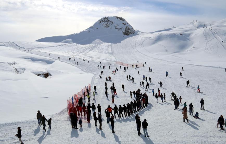 Hakkari dağları, snowboardla tanıştı