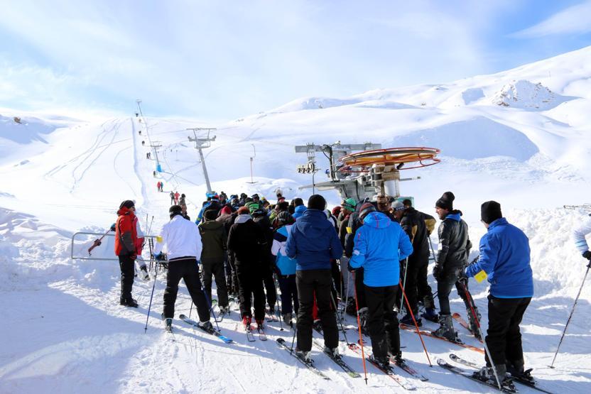 Hakkari dağları, snowboardla tanıştı