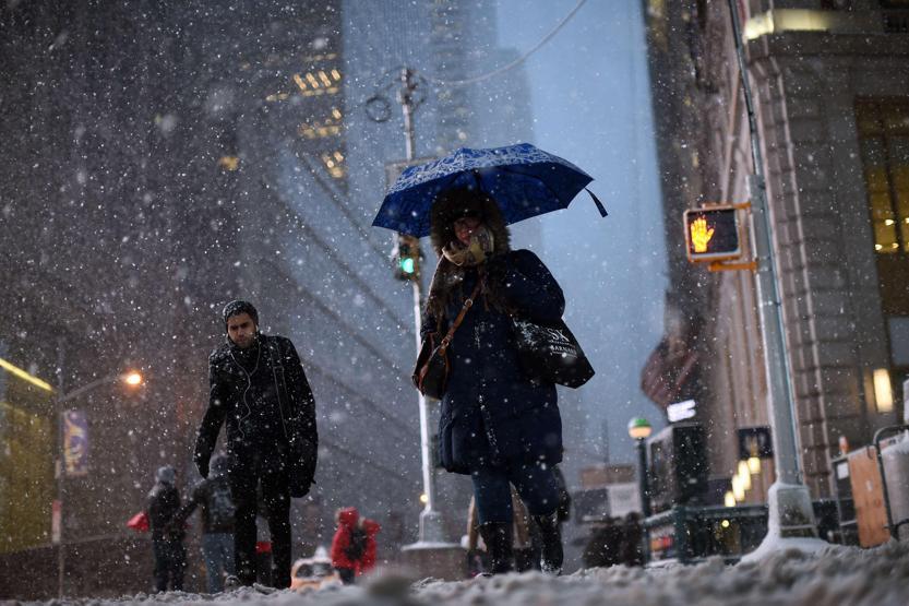 Meteorologlar özür diledi: Hayatı felç ettik