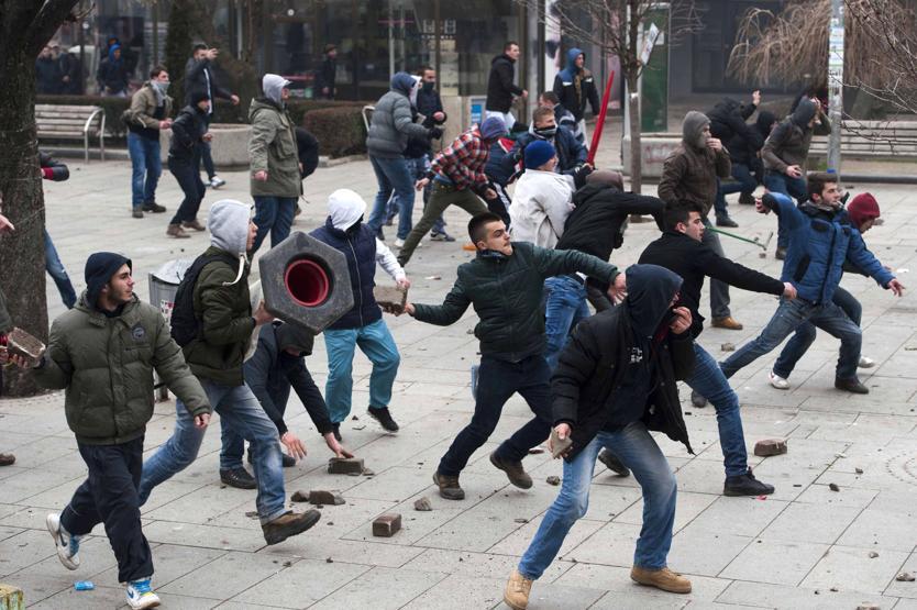 Kosovada olaylar büyüyor