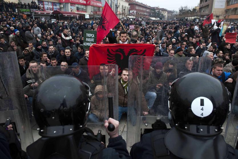 Kosovada olaylar büyüyor