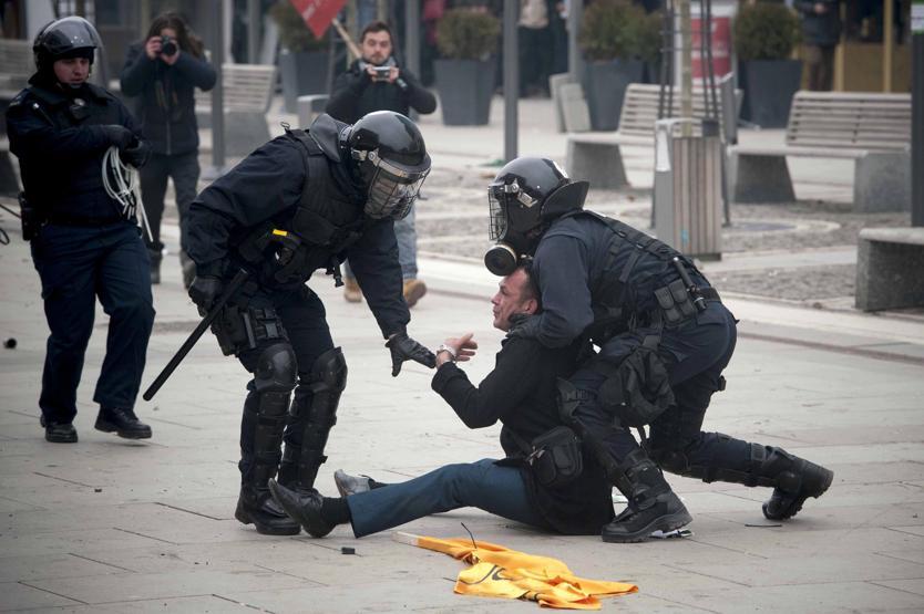 Kosovada olaylar büyüyor