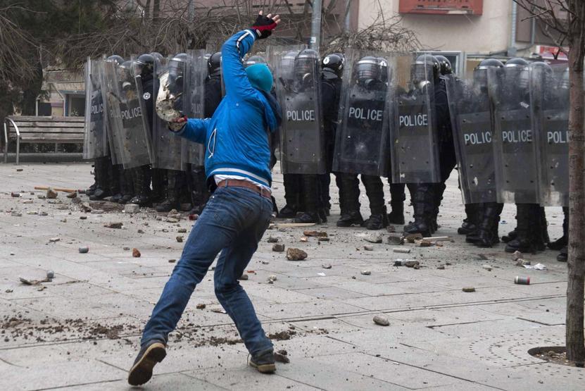 Kosovada olaylar büyüyor