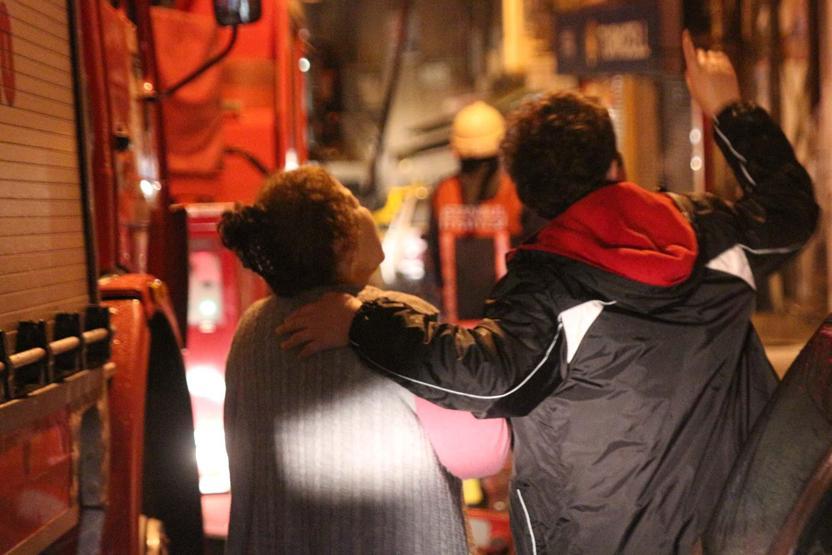 Herkes kaçtı o cep telefonuyla görüntüledi