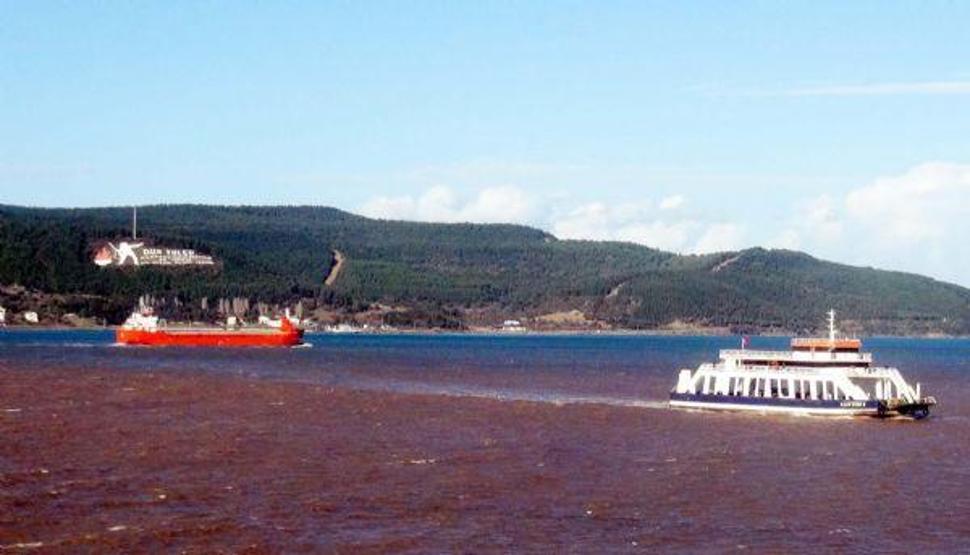 Lodos Çanakkale Boğazını bu hale getirdi