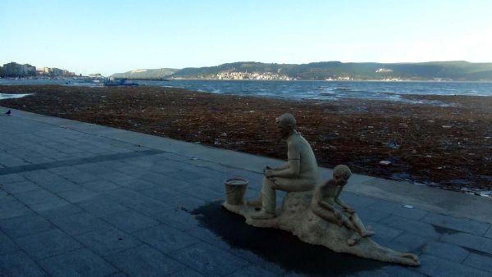 Lodos Çanakkale Boğazını bu hale getirdi