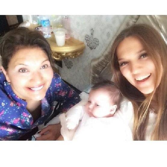 Demet Akalın kızının son durumunu anlattı