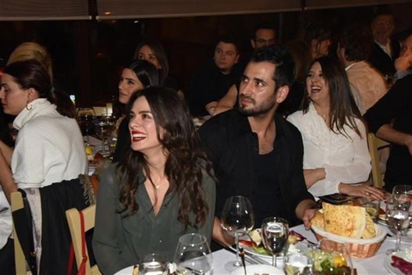 Aşk Yenideni sevgilileriyle birlikte izlediler