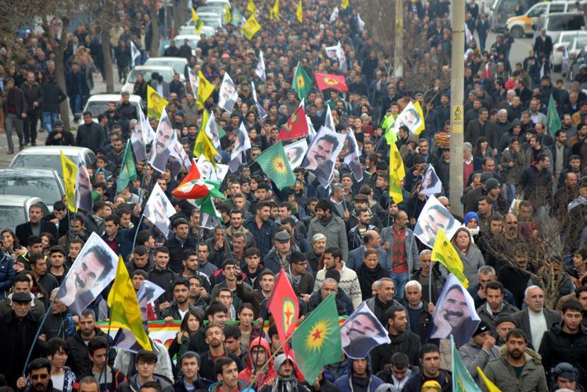 Diyarbakırda 20 bin kişiden Öcalan protestosu