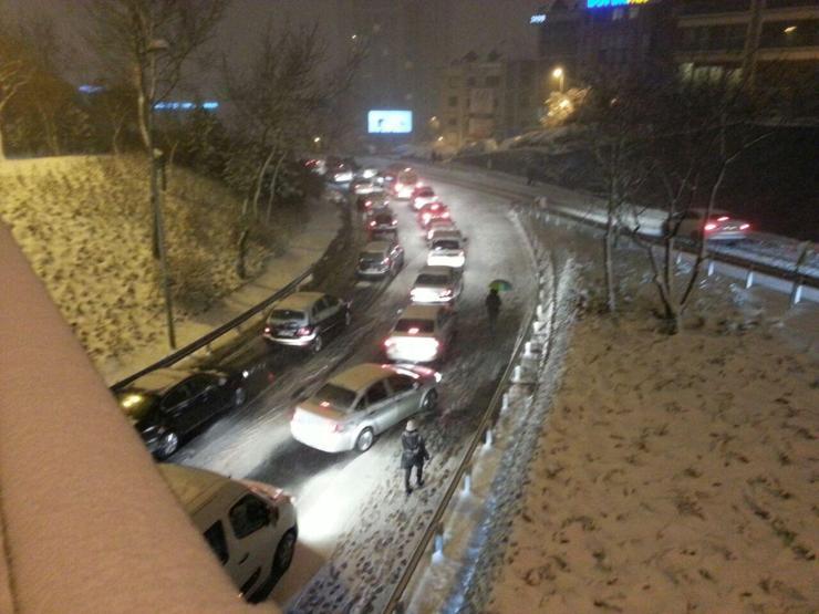 İstanbula kar yağdı, böyle oldu