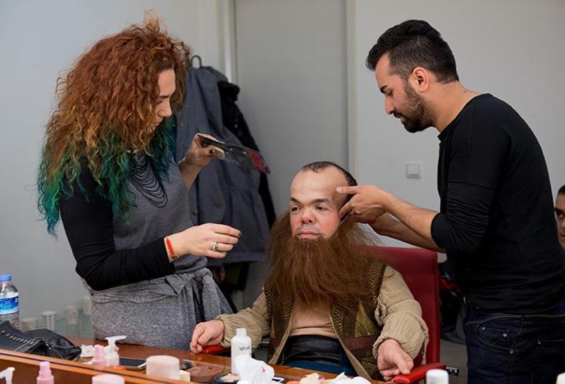 Nefise Karatay ve Gamze Özçelik “Elf” oldu