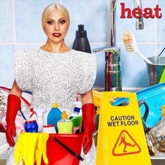 Lady Gaga eldivenleriyle alay konusu oldu