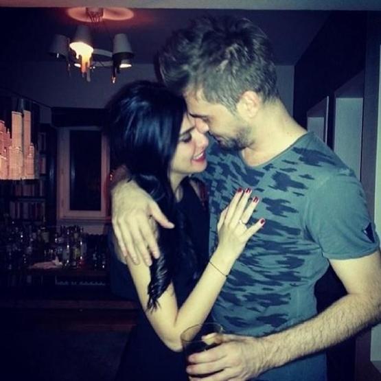Neslişah Alkoçlar nişan elbisesini sattı