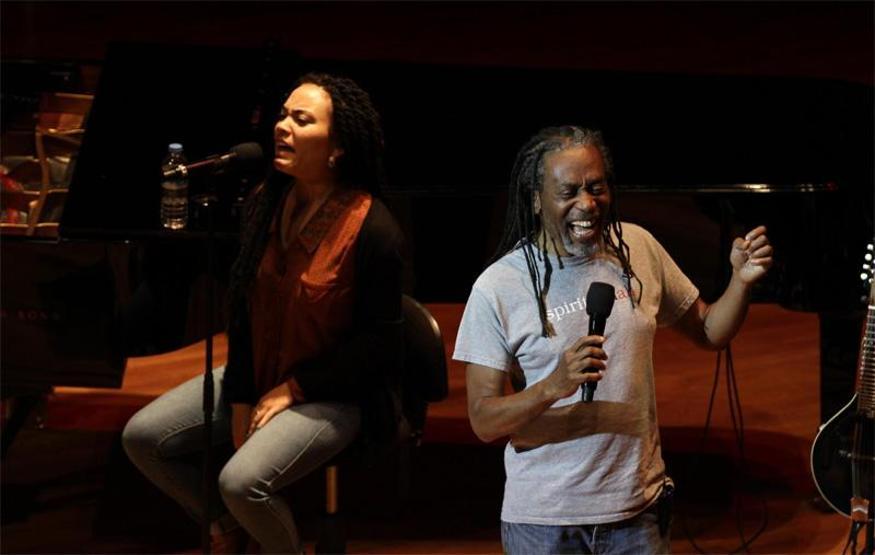 İzmirden Bobby McFerrin geçti