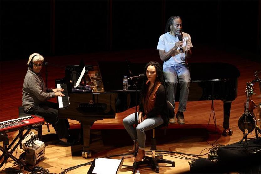 İzmirden Bobby McFerrin geçti