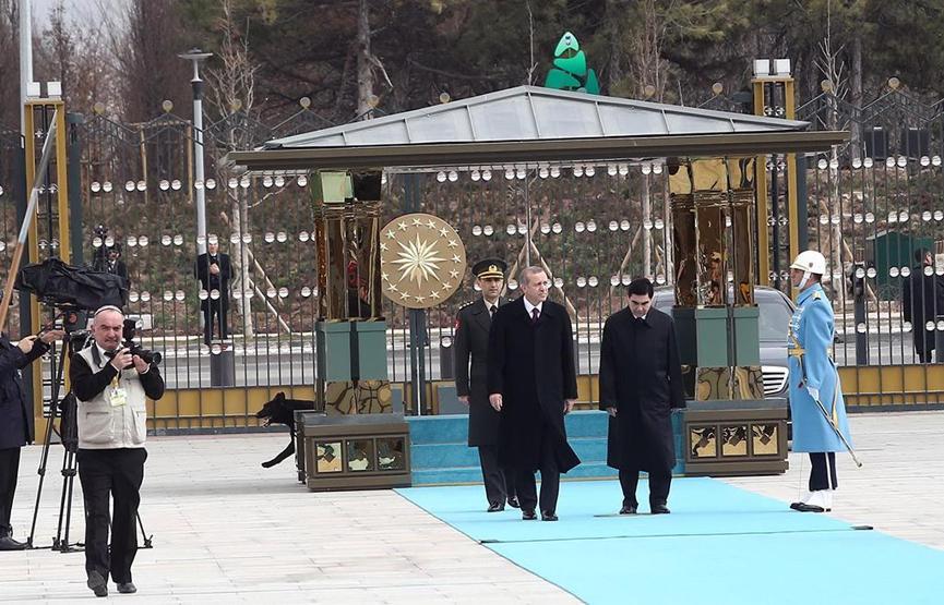 Cumhurbaşkanlığındaki törenin davetsiz misafiri