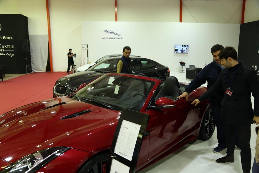 Irakta IŞİD tehdidi altında lüks otomobil fuarı