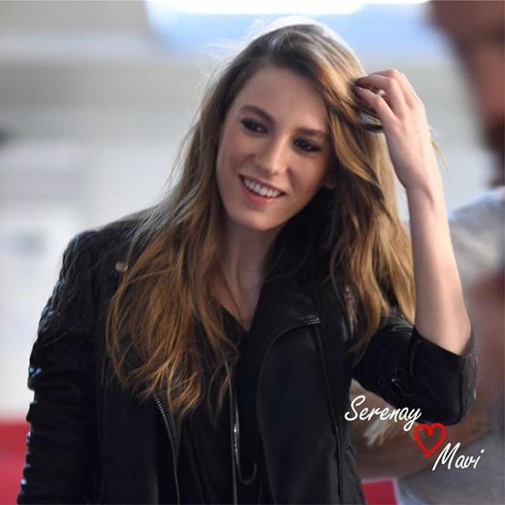 Serenay Sarıkayadan rekor paylaşım
