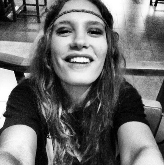 Serenay Sarıkayadan rekor paylaşım