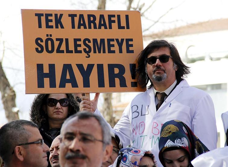 Sağlık çalışanları grevde