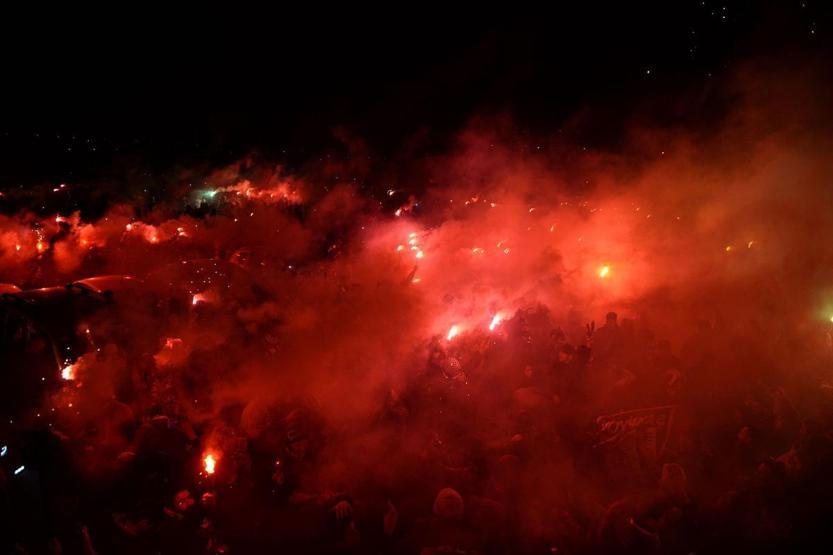 Beşiktaş taraftarı 19:03ü böyle kutladı