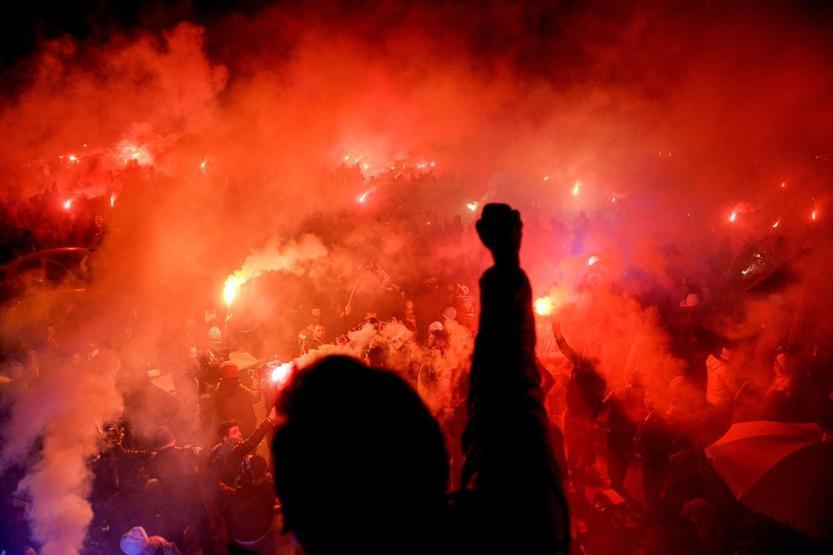 Beşiktaş taraftarı 19:03ü böyle kutladı