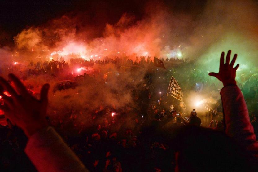Beşiktaş taraftarı 19:03ü böyle kutladı