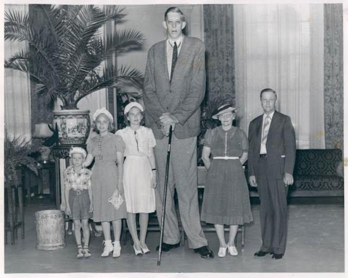 Dünyanın en uzun boylu insanı: Robert Wadlow