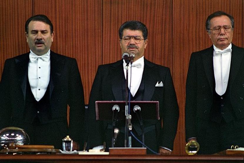 Fotoğraflarla Turgut Özalın hayatı