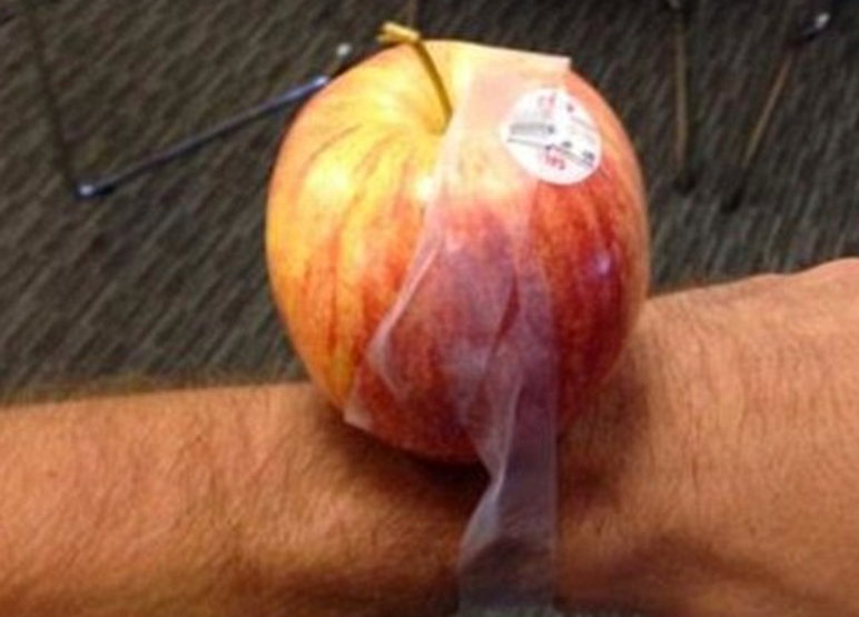 Sosyal medyada yeni Apple Watchunu gösterme çılgınlığı