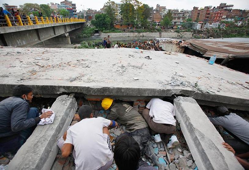 Nepalde 7,9 büyüklüğünde yıkıcı deprem