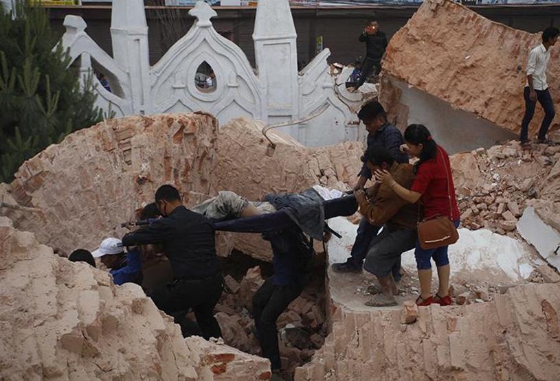 Nepalde 7,9 büyüklüğünde yıkıcı deprem