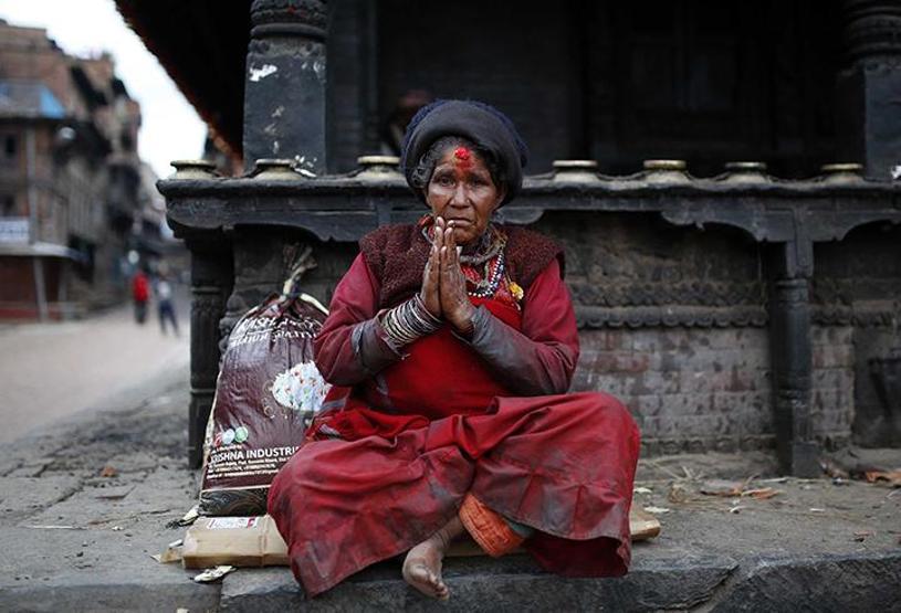 Depremin vurduğu Nepal kan ağlıyor