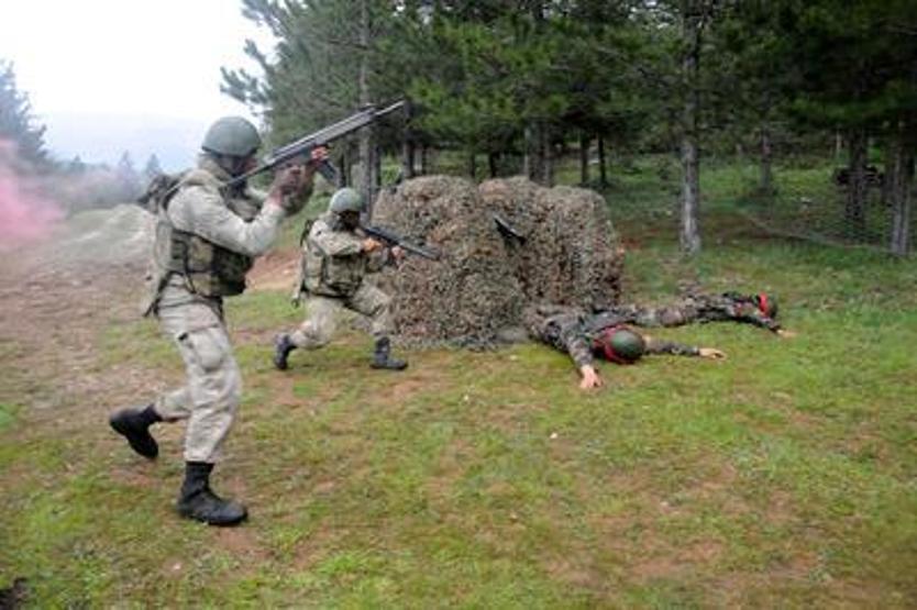 Hayalet komandoların göz kamaştıran eğitimi
