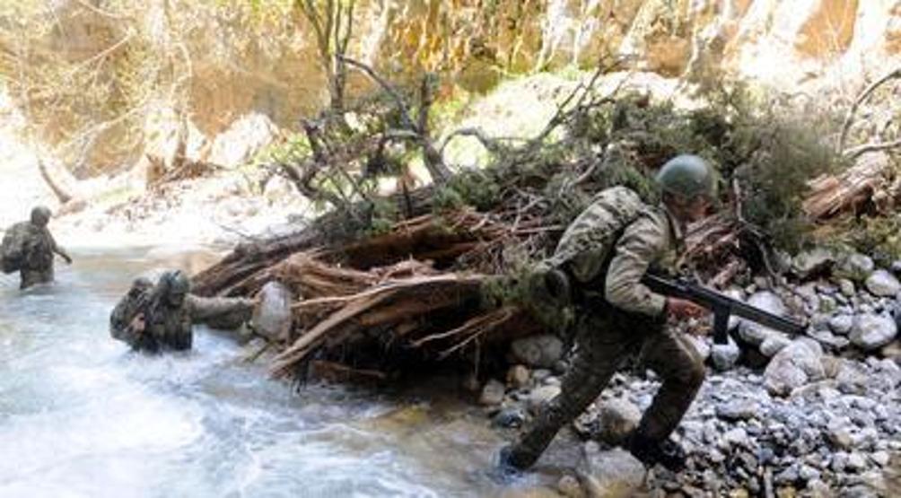 Hayalet komandoların göz kamaştıran eğitimi