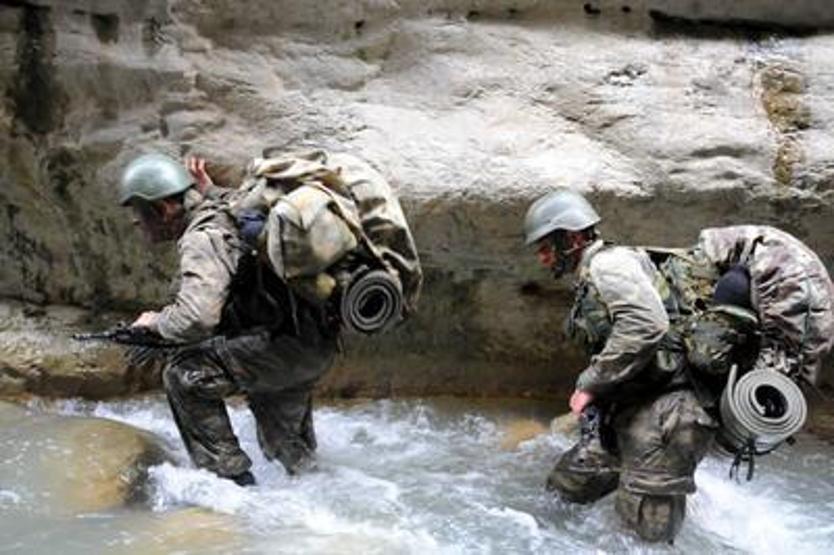 Hayalet komandoların göz kamaştıran eğitimi