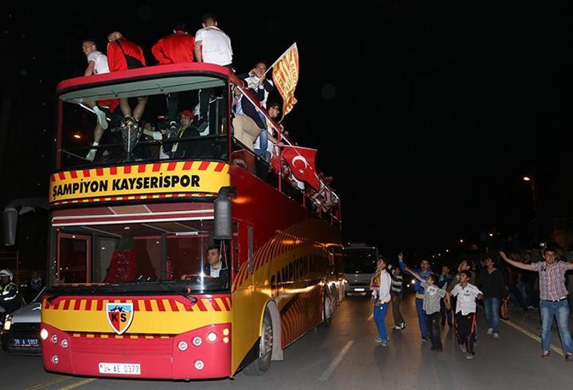 Kayserisporun şampiyonluk turundan kareler