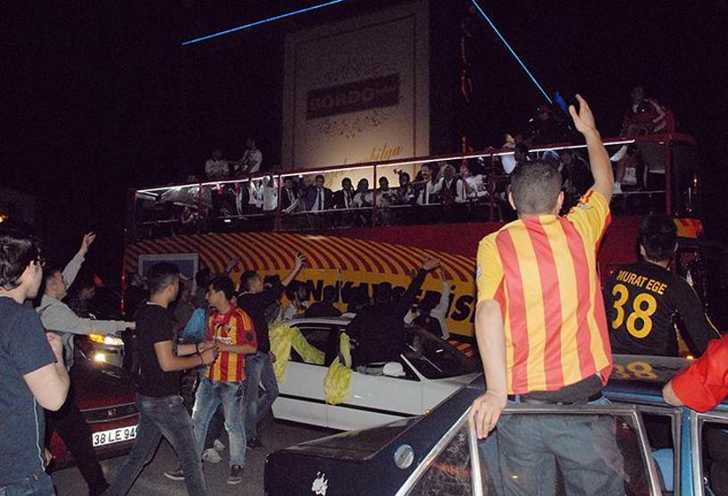 Kayserisporun şampiyonluk turundan kareler