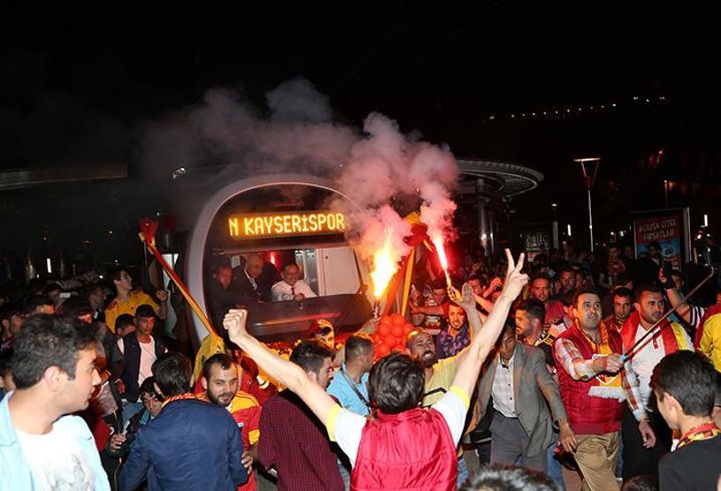 Kayserisporun şampiyonluk turundan kareler