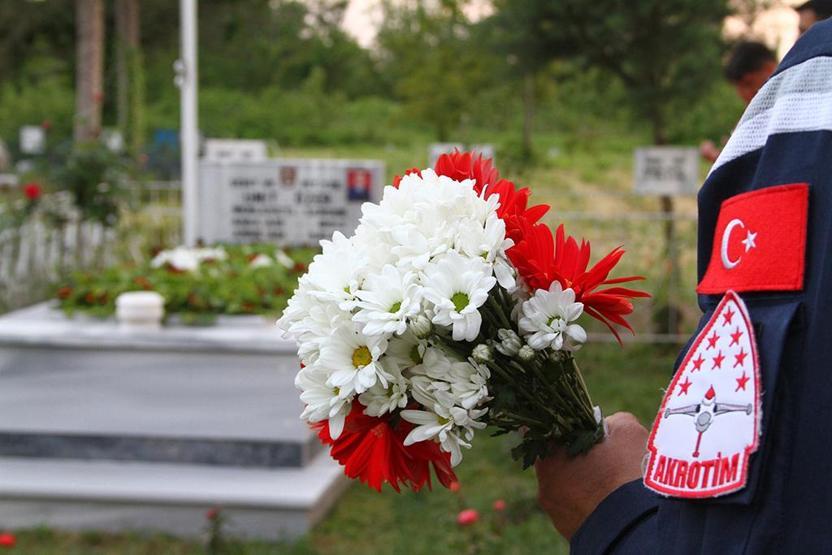 Gösteri timi Türk Yıldızlarında artık bir de kadın pilot var