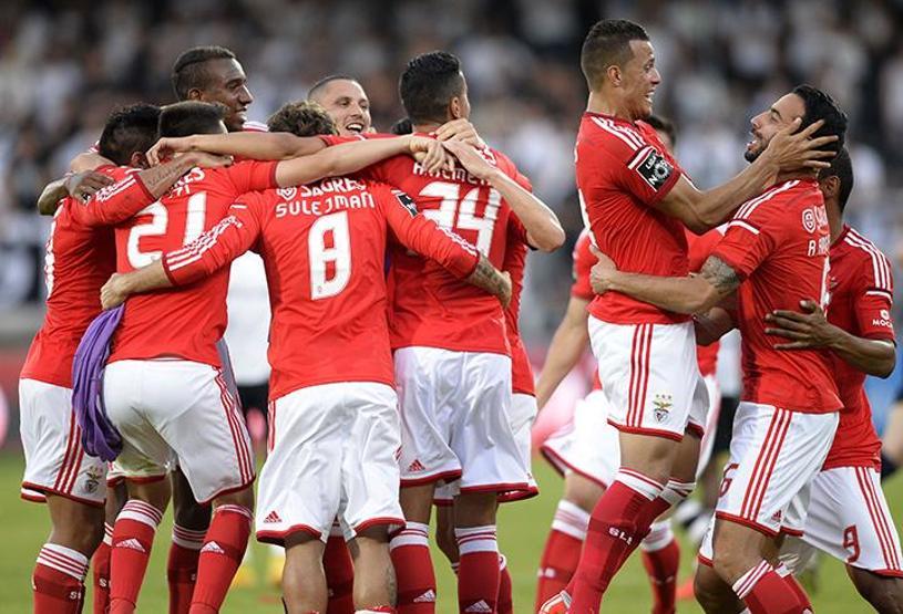 Benfica taraftarı ile polis birbirine girdi