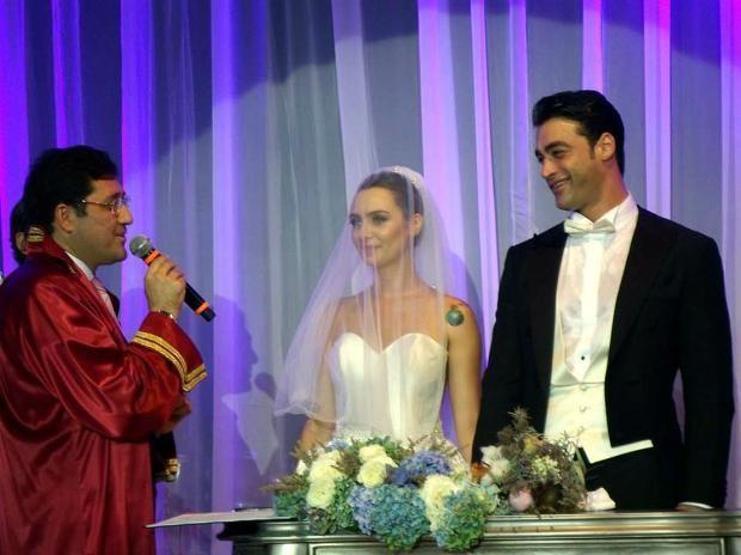 Birce Akalay ve Sarp Levendoğlu evliliklerini anlattı